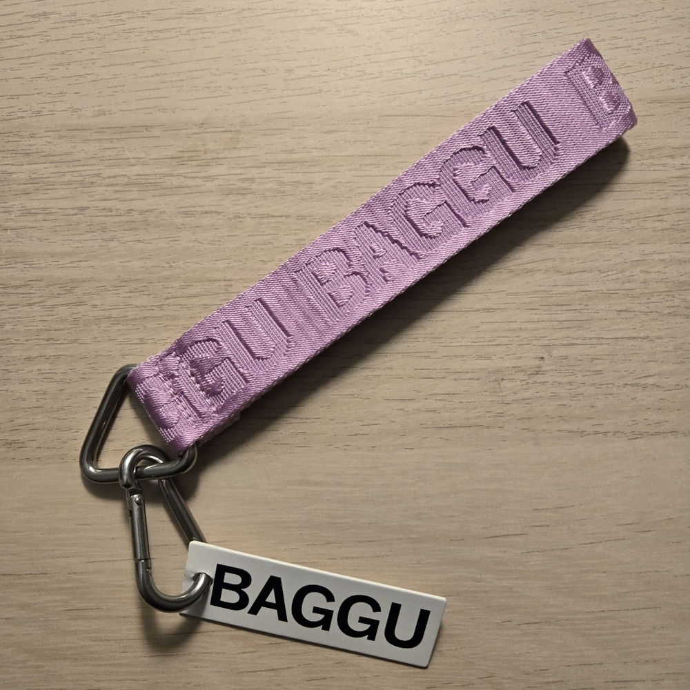 BAGGU Logo Keychain